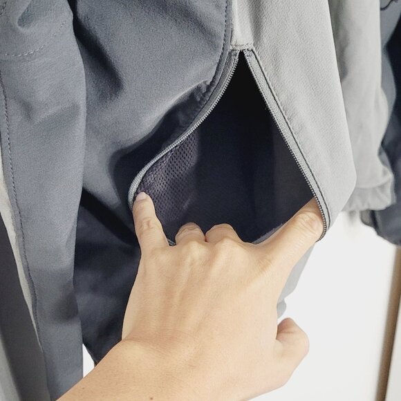 The North Face Men's Gray Black Zip Pockets Full-Zip Fleece Windbreaker Jacket - Picture 7 of 16